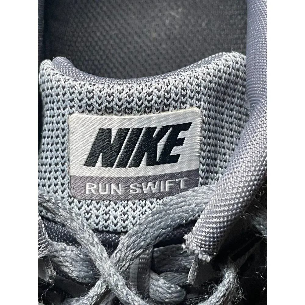 Nike Run Swift Men's Sz 10 Gray Black Running Athletic Shoes Sneakers 908989-002